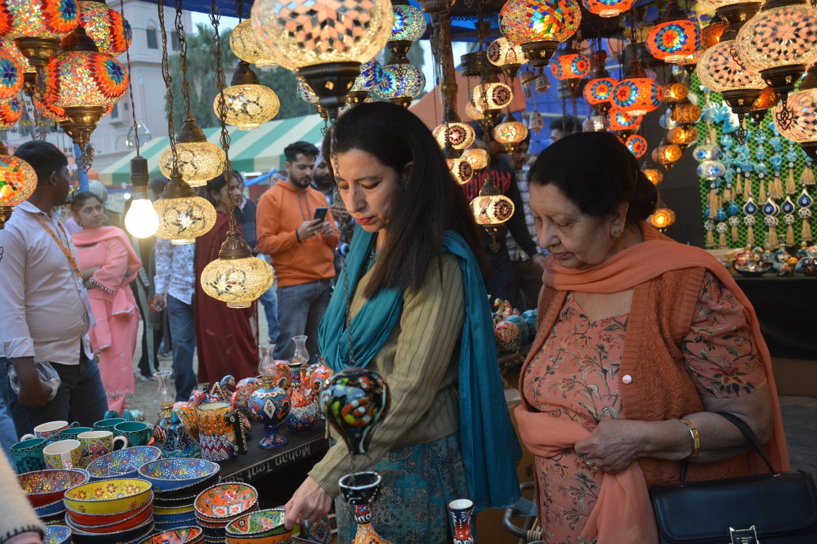 Nearly one lakh visitors arrived on the seventh day of Saras Mela, sales worth Rs. 1.5 crore